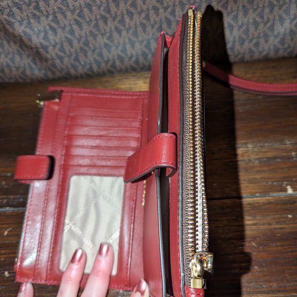 Michael Kors Wallet - Picture 7 of 8